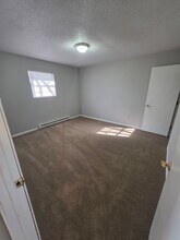 3011 Broadbay Dr in Winston-Salem, NC - Foto de edificio - Building Photo