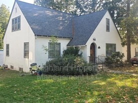 520 NE Maple St in Pullman, WA - Building Photo