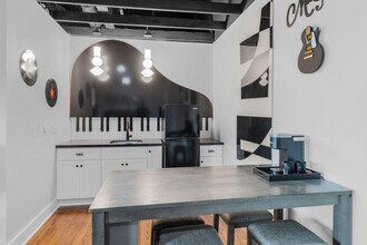 156 Camellia St in Biloxi, MS - Foto de edificio - Building Photo