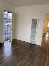 10626 S. Budlong Ave. in Los Angeles, CA - Building Photo - Interior Photo