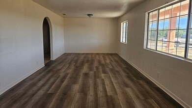 2516 S Fruit Ave in Fresno, CA - Building Photo - Building Photo