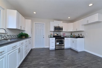 7530 Bronte Pl in San Diego, CA - Building Photo - Building Photo