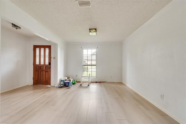 2623 Fallcreek Dr in Carrollton, TX - Building Photo - Building Photo