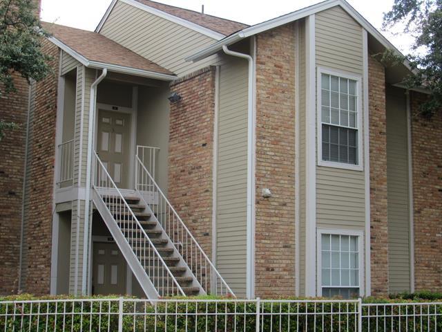 8600 Coppertowne Ln in Dallas, TX - Foto de edificio