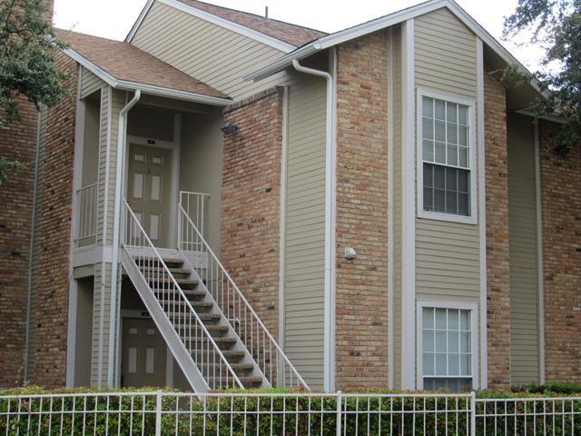 8600 Coppertowne Ln in Dallas, TX - Building Photo