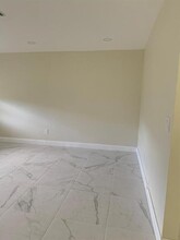 841 NW 39th St in Oakland Park, FL - Building Photo - Building Photo