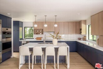 2313 Banyan Dr in Los Angeles, CA - Building Photo - Building Photo