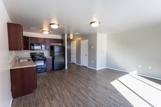 Ridgeview East Townhomes in Sioux Falls, SD - Building Photo - Building Photo