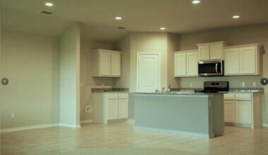 16613 Geskey Dr in Justin, TX - Building Photo - Building Photo