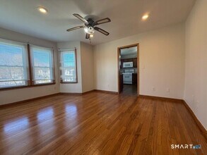 134 Woodward Ave in Norwalk, CT - Building Photo - Building Photo