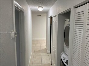 6051 10th Ave N in Greenacres, FL - Building Photo - Building Photo