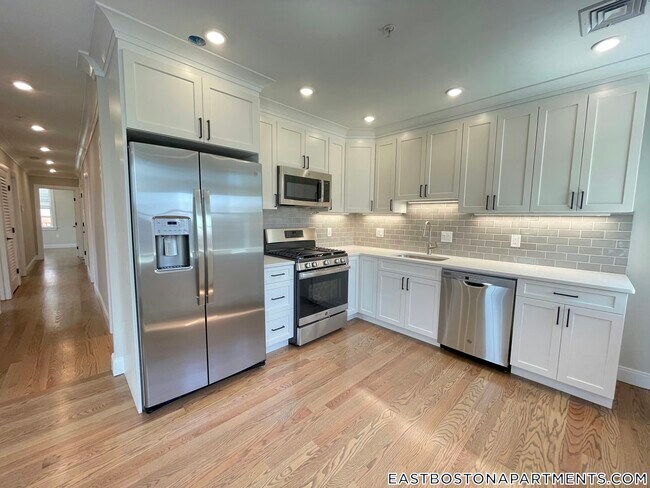 191 Porter St in Boston, MA - Building Photo - Building Photo