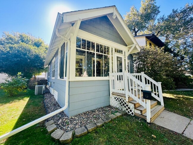 1236 Hubbard Ave in St. Paul, MN - Building Photo - Building Photo