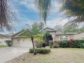 1922 Raven Manor Dr in Dover, FL - Building Photo
