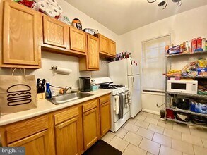 2030 N Gratz St in Philadelphia, PA - Building Photo - Building Photo