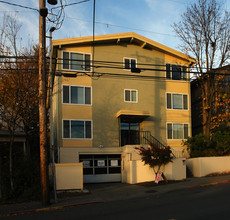 710 NE 42nd St in Seattle, WA - Building Photo - Building Photo