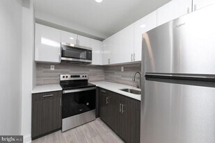 4247 Locust St, Unit 0B-808 in Philadelphia, PA - Building Photo