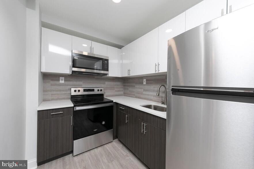 4247 Locust St, Unit 0B-808 in Philadelphia, PA - Building Photo