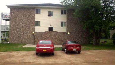 Woodcrest Apartments in Warroad, MN - Building Photo - Building Photo