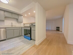 3239 Altura Ave in Glendale, CA - Building Photo - Building Photo