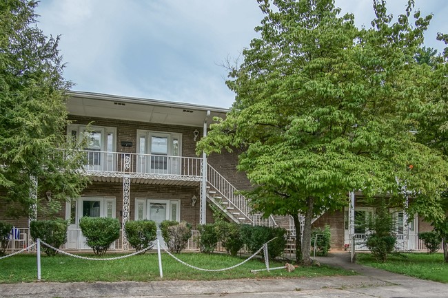 Air Court Apartments in Atlanta, GA - Building Photo - Building Photo