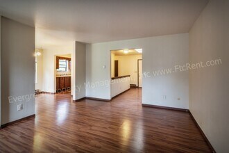 904-906 Camelot Ct in Fort Collins, CO - Building Photo - Building Photo