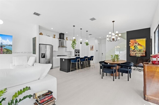 4468 NW 80th Ave in Doral, FL - Building Photo - Building Photo