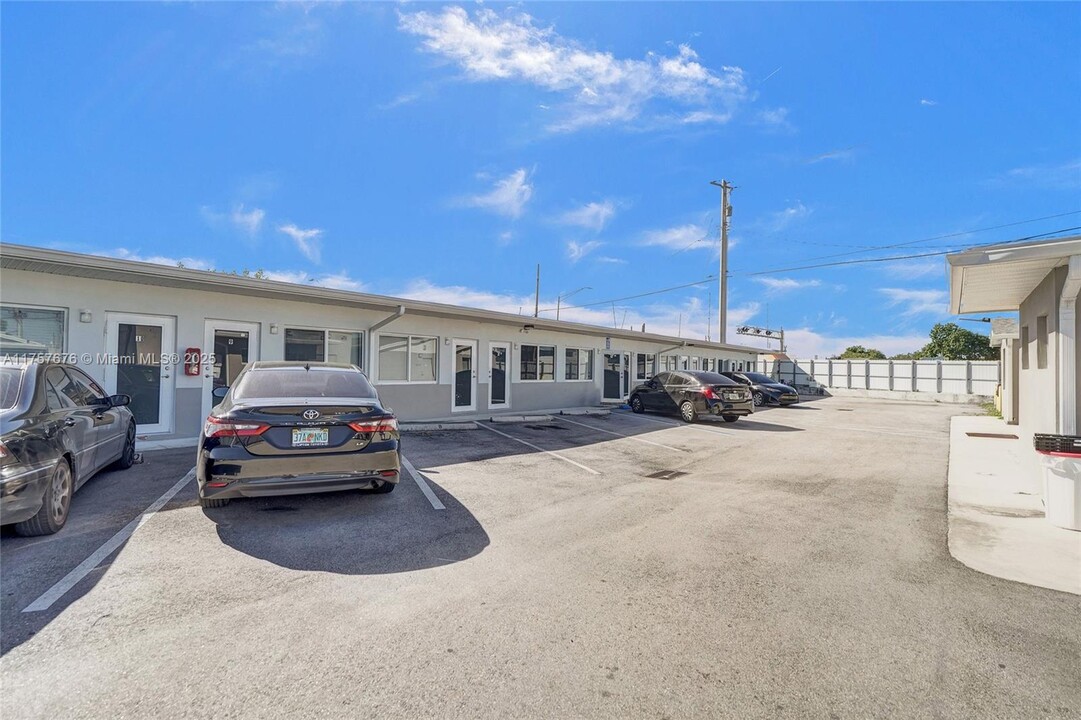 2196 Ali Baba Ave in Opa Locka, FL - Building Photo