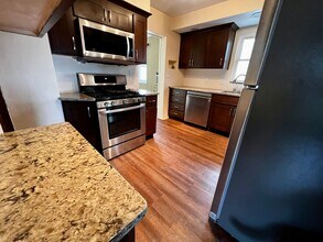 609 Maple St in Neenah, WI - Building Photo - Building Photo