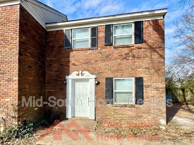1742 E Holmes Rd in Memphis, TN - Building Photo - Building Photo