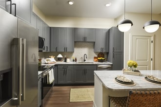 Crowne at Hickory Grove in Greensboro, NC - Building Photo - Building Photo