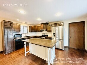 4633 S White Ct in Littleton, CO - Building Photo - Building Photo