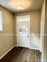 9727 SW Ashwood St in Tigard, OR - Building Photo - Building Photo