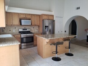 5325 Surfrider Way in Oxnard, CA - Building Photo - Building Photo