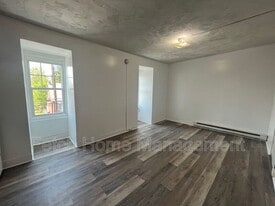 641 S Queen St in Lancaster, PA - Building Photo