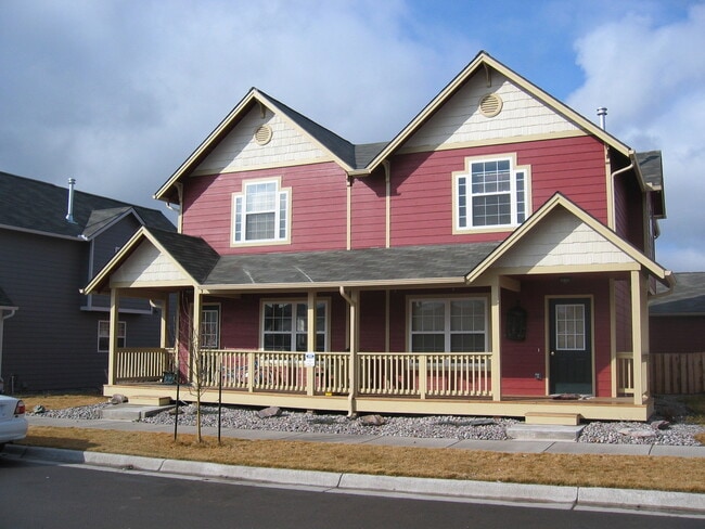 property at 305 Bentley Park Loop