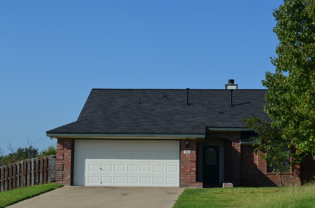 property at 1502 Port Dr