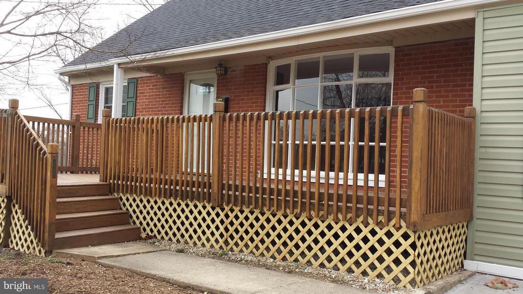 2003 Radford Dr in Woodbridge, VA - Building Photo