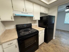 402 SW 69th St in Gainesville, FL - Building Photo - Building Photo