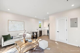 255 Gellert Dr in San Francisco, CA - Foto de edificio - Building Photo