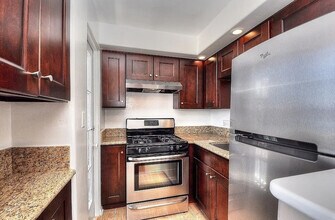 The Villa in Laguna Beach, CA - Foto de edificio - Building Photo