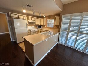 3825 Ormond Beach St in Las Vegas, NV - Building Photo - Building Photo