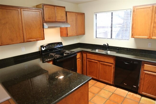 4 Deerfield Dr in Wimberley, TX - Building Photo - Building Photo