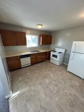 1002 Salisbury St in Kernersville, NC - Building Photo - Building Photo