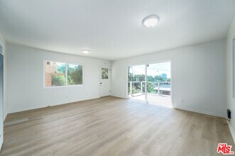 3237 Midvale Ave in Los Angeles, CA - Building Photo - Building Photo