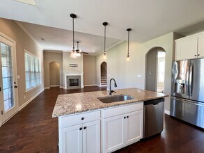 5607 Pinetree Loop E in Southaven, MS - Foto de edificio - Building Photo