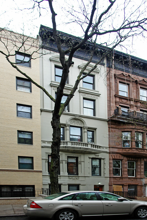 24 W 87th St in New York, NY - Building Photo