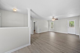 422 Sideline Dr in Oak Grove, KY - Building Photo - Building Photo
