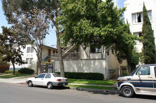 219 E Garfield Ave in Glendale, CA - Building Photo - Building Photo