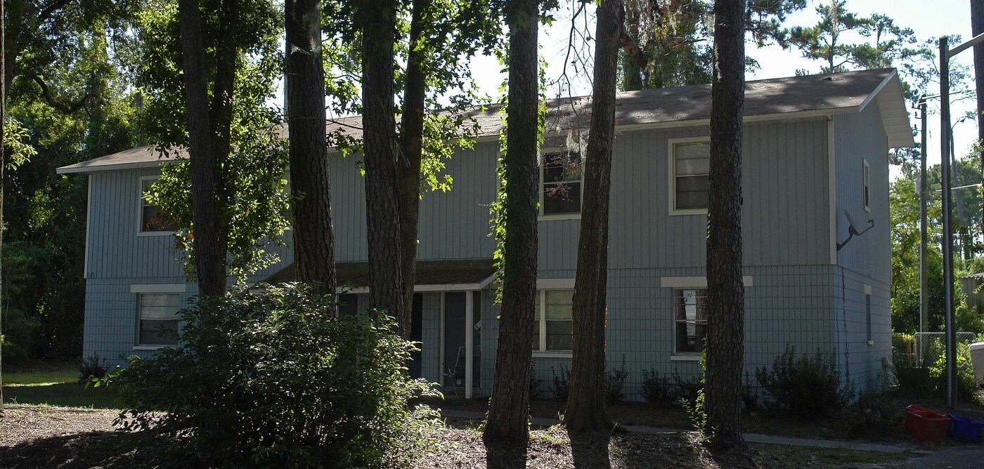 615 SW 11th Ln in Gainesville, FL - Building Photo